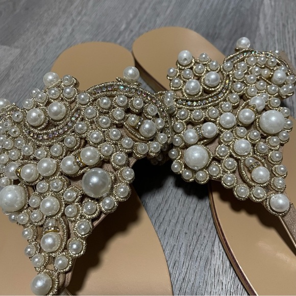 Faux Pearls Women’s Flipflop Sandals Size 7.5 - Picture 2 of 7